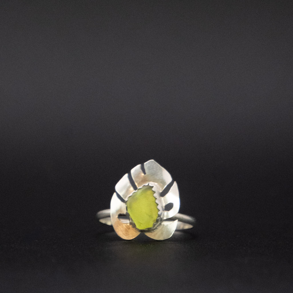 Green Sea Glass Monstera Ring | Handmade Sterling Silver | Size 7